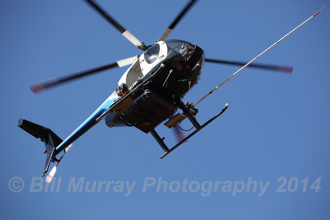 Helicopter-Aeropower VH-PLI Washing Insulators 2014-01-13_38