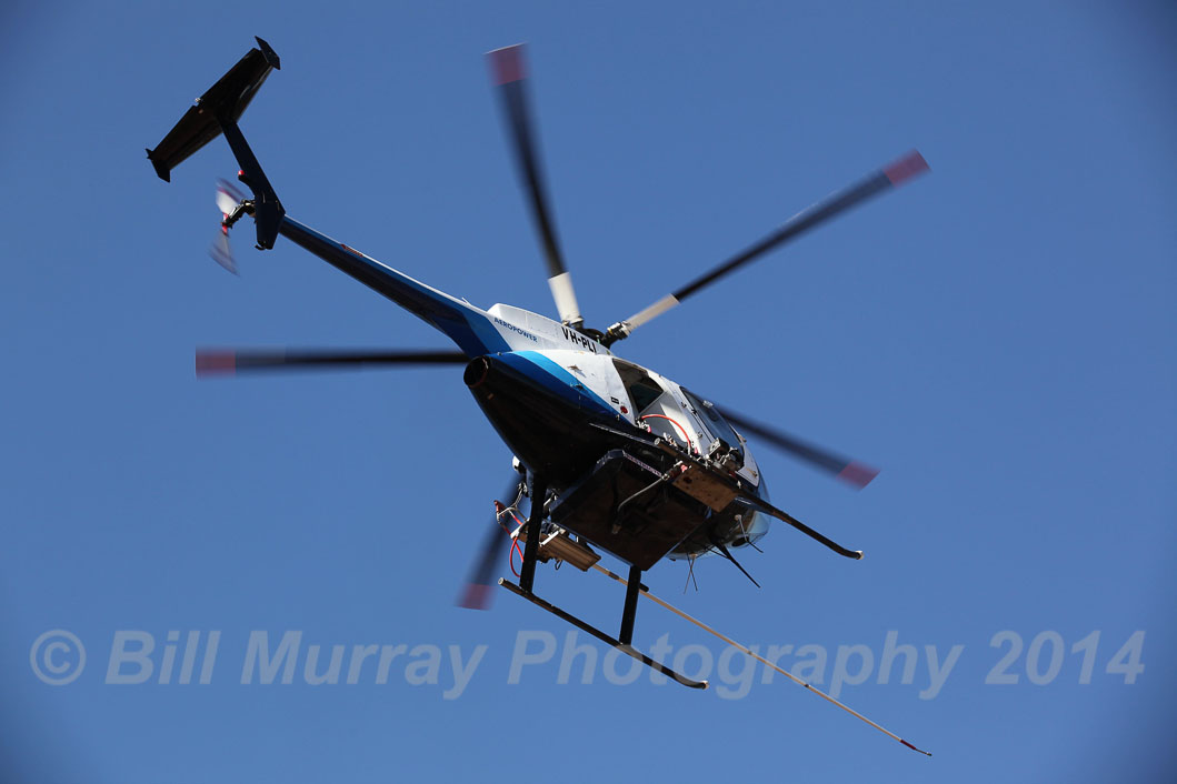 Helicopter-Aeropower VH-PLI Washing Insulators 2014-01-13_40